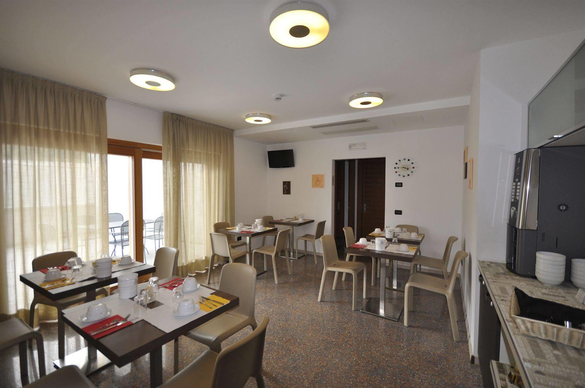 Villa Cameras Room And Breakfast Mori Buitenkant foto